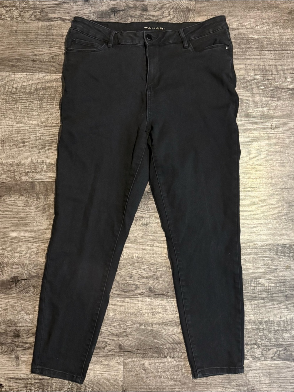 TAHARI Jeans Women’s 16W Black Denim